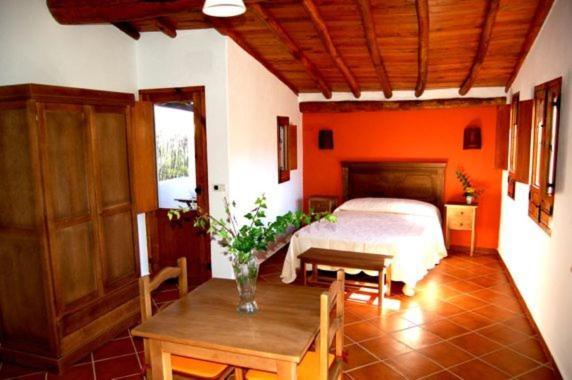 לינארס דה לה סיירה La Molinilla Apartamentos Y Hammam (Adults Only) חדר תמונה